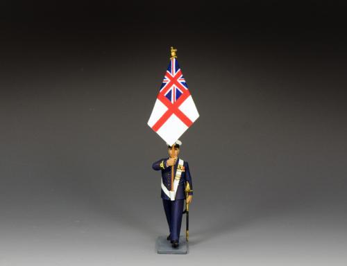 CE113 - Royal Navy Sub Lieutenant Marching with White Ensign - disponible début mars